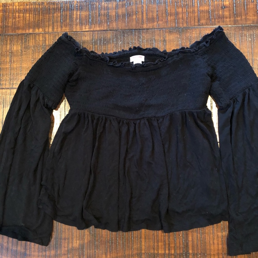 Off the shoulder - long sleeve